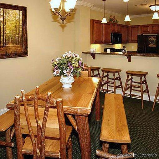 Summit Manor Condominiums Gatlinburg Room photo